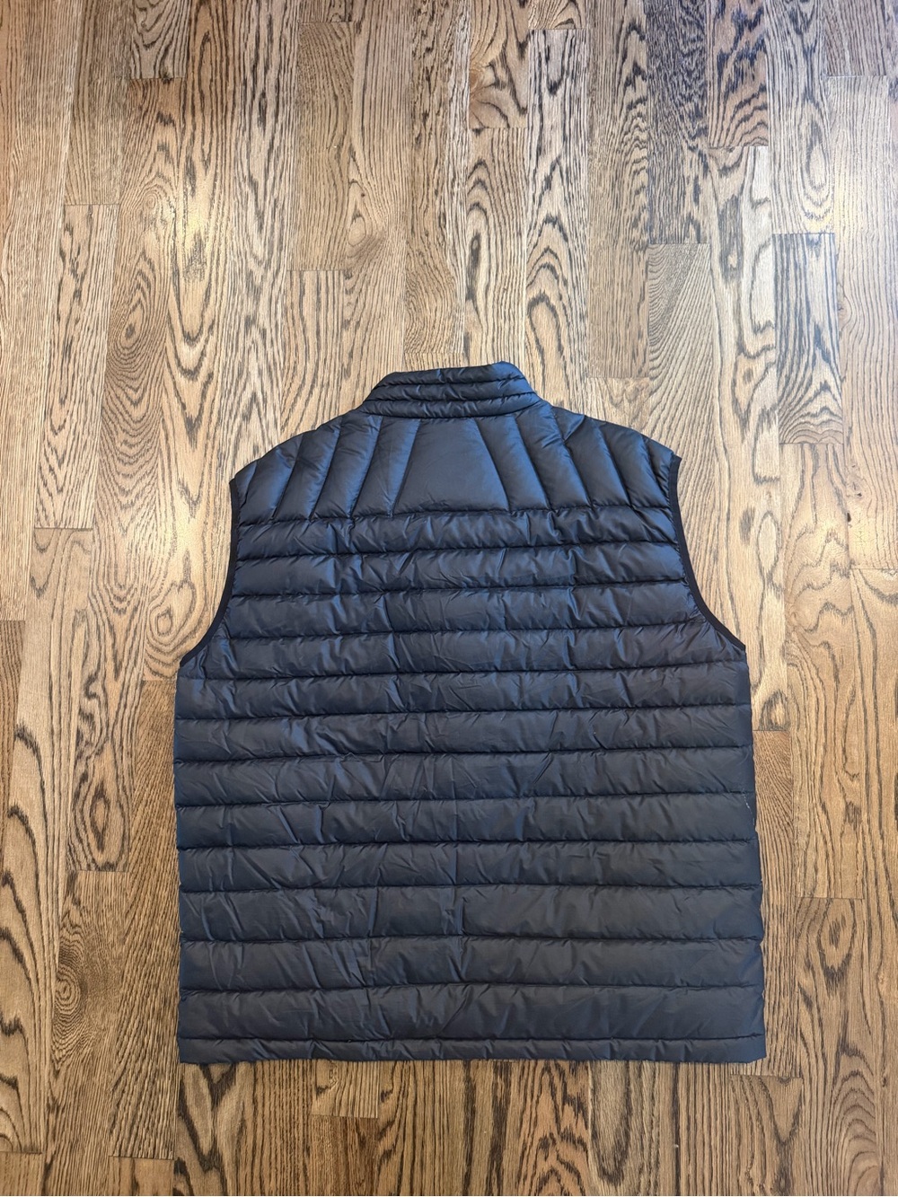 Patagonia Men's Black Quilted Down Vest - Picture 3 of 4